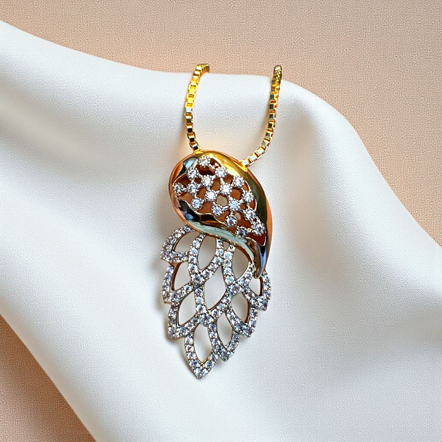 Gilded Glow Leaf Pendant