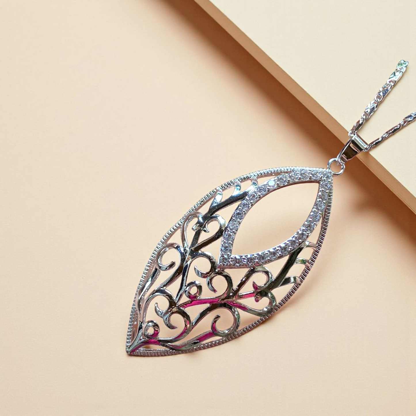 VANA Arabes Luxe Set – Silver Radiance