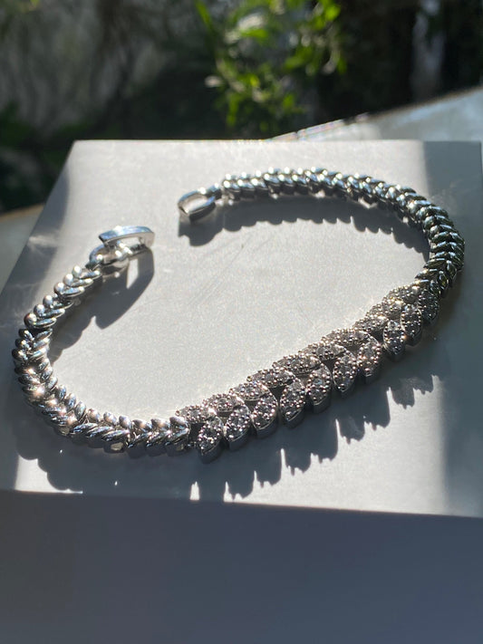 Leaf Line Crystal Bracelet