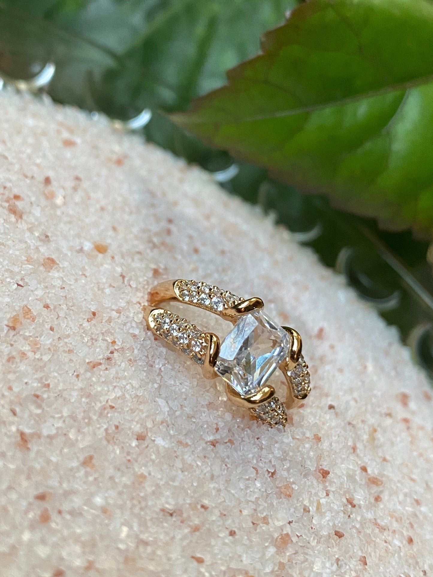 Elegant Silver Crystal Ring