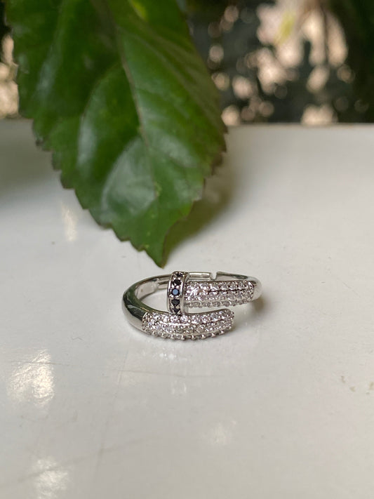 Vela Accent Ring