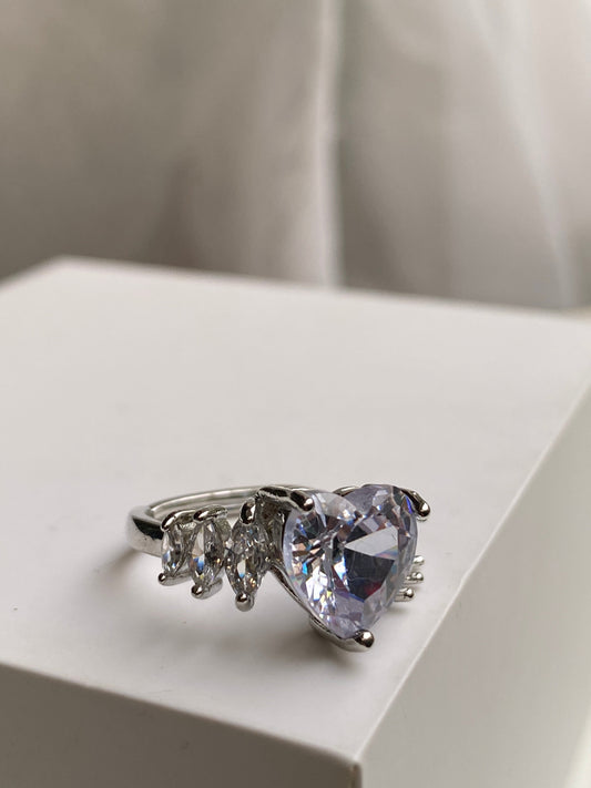 Nova Heart Ring
