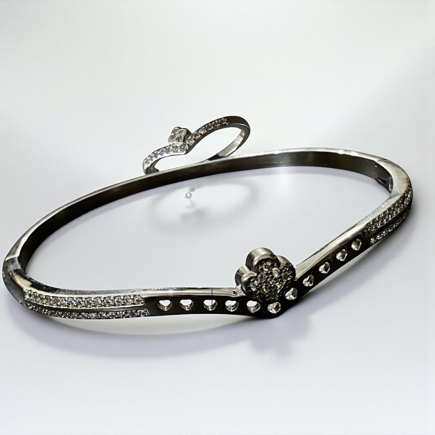 Silver Heart Crown Bangle