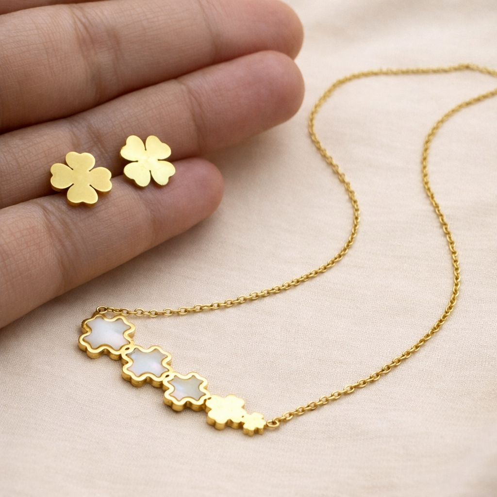 Gold-Floral Pendant Set