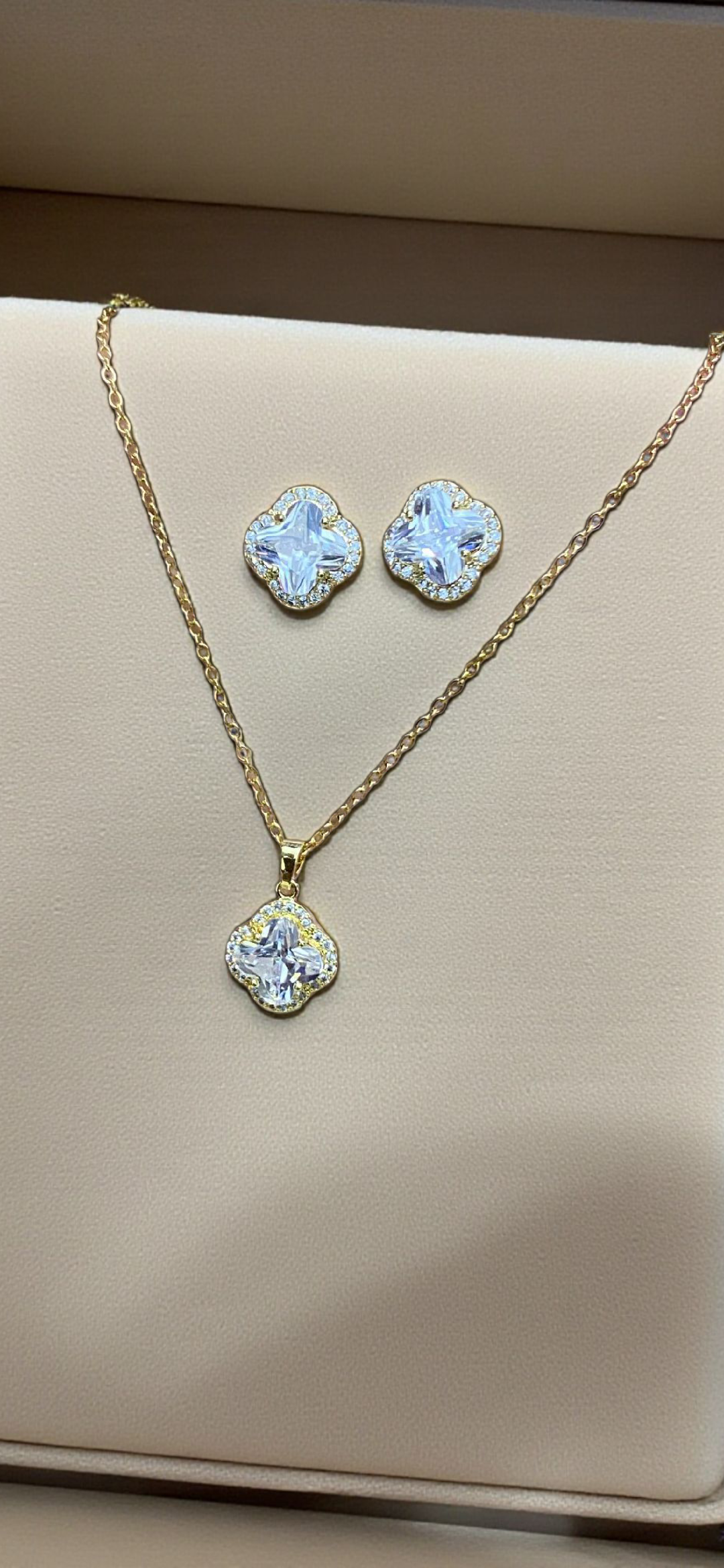 Crystal Bloom Pendant Set – Gold Finish