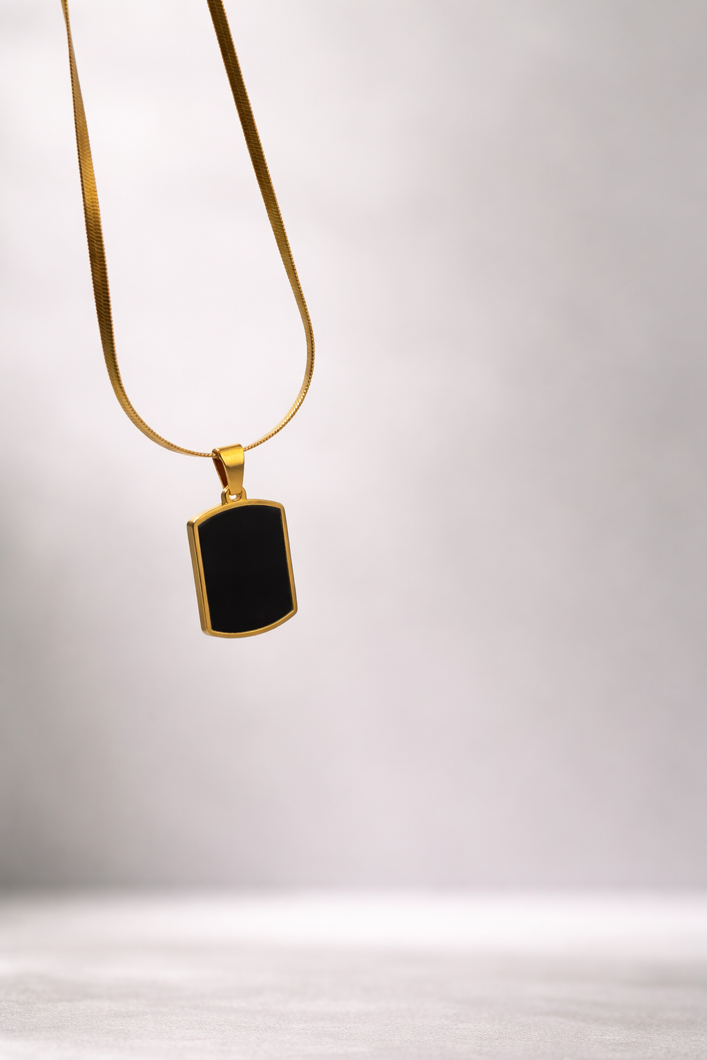 Men’s Black Tag Pendant (gold)