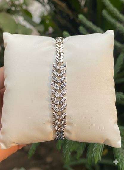 Leaf Line Crystal Bracelet