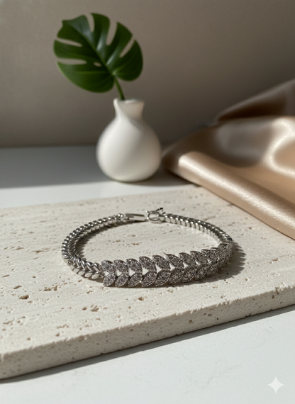 Leaf Line Crystal Bracelet