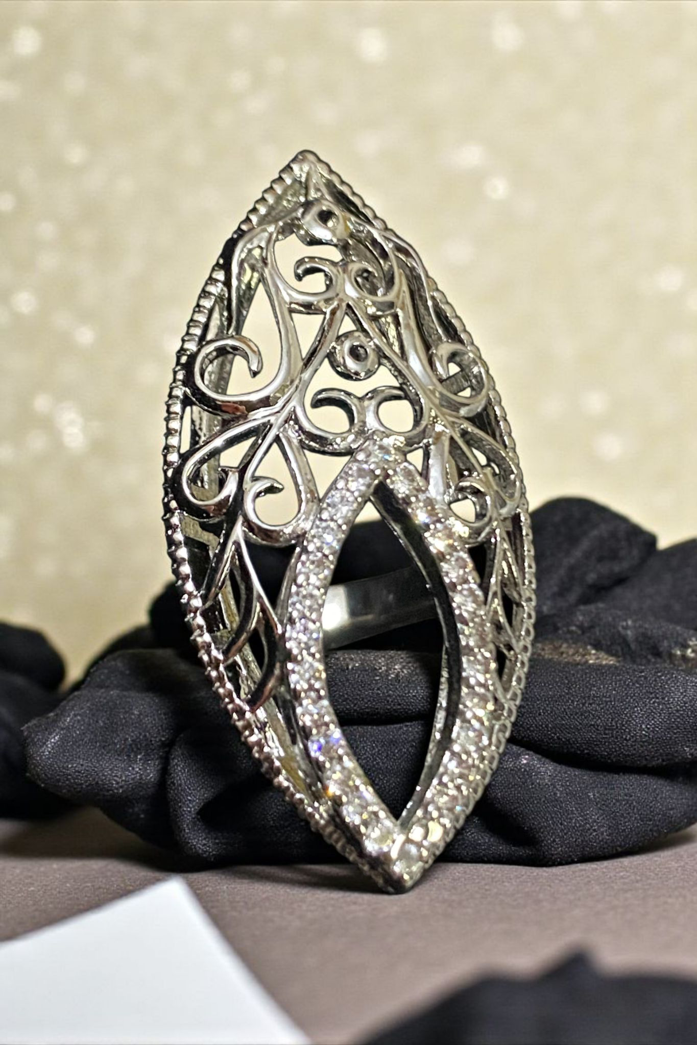 VANA Arabes Luxe Set – Silver Radiance