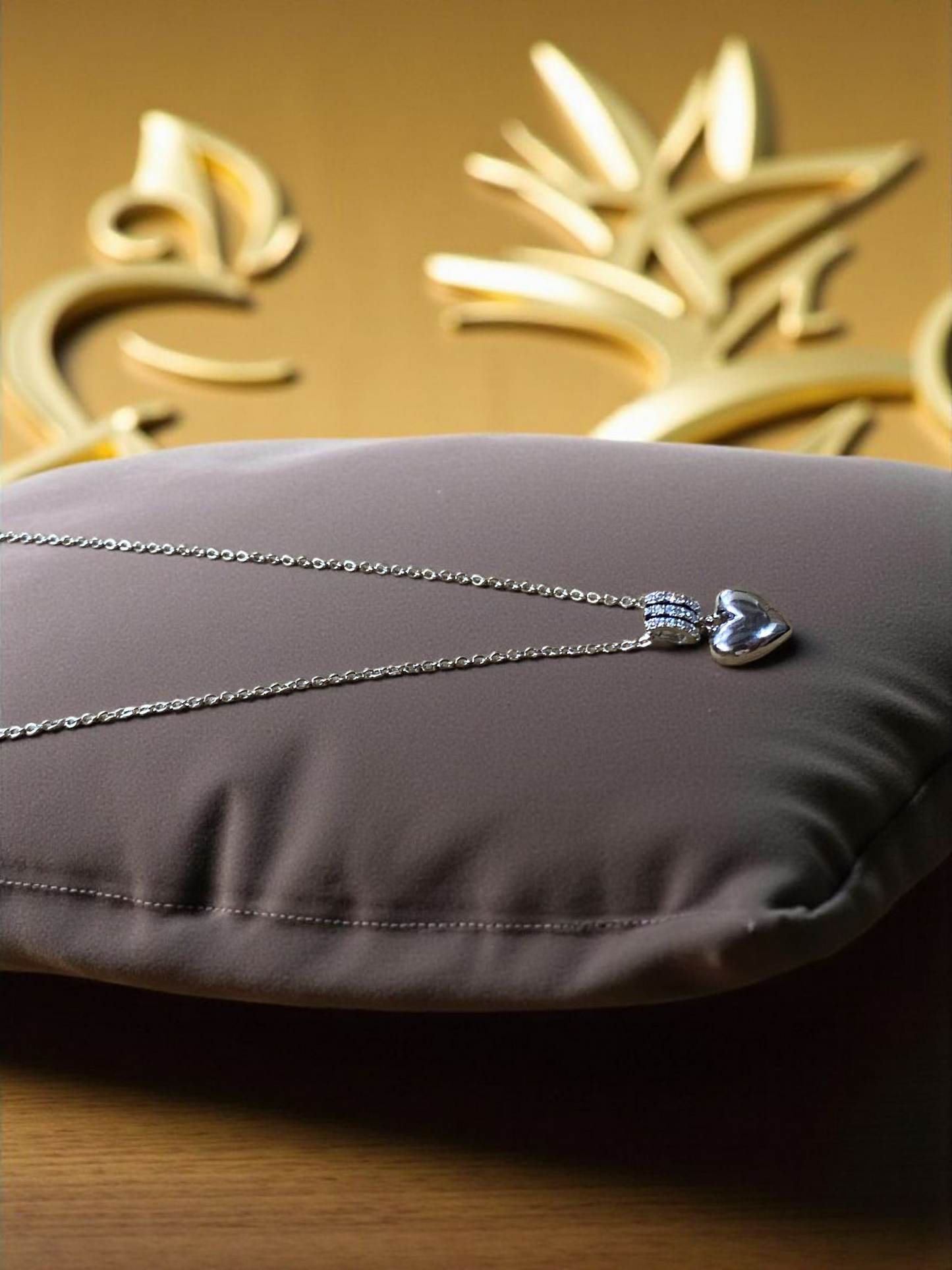 Chic Heart Pendant  Set – Radiant Charm