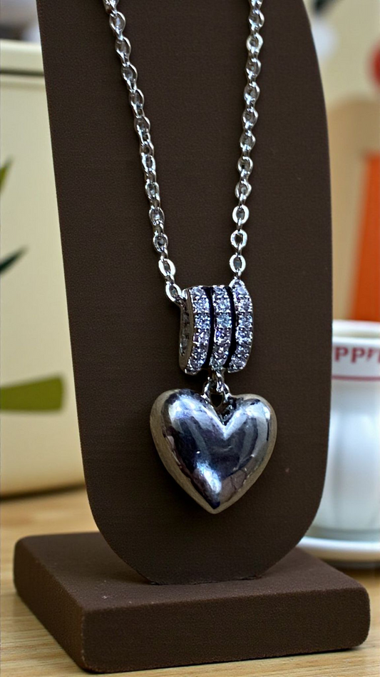 Chic Heart Pendant  Set – Radiant Charm
