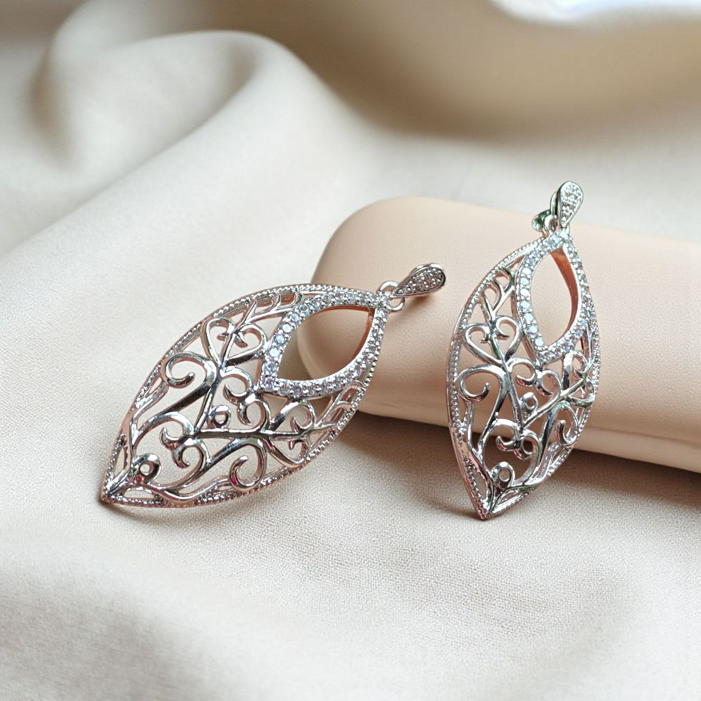 VANA Arabes Luxe Set – Silver Radiance