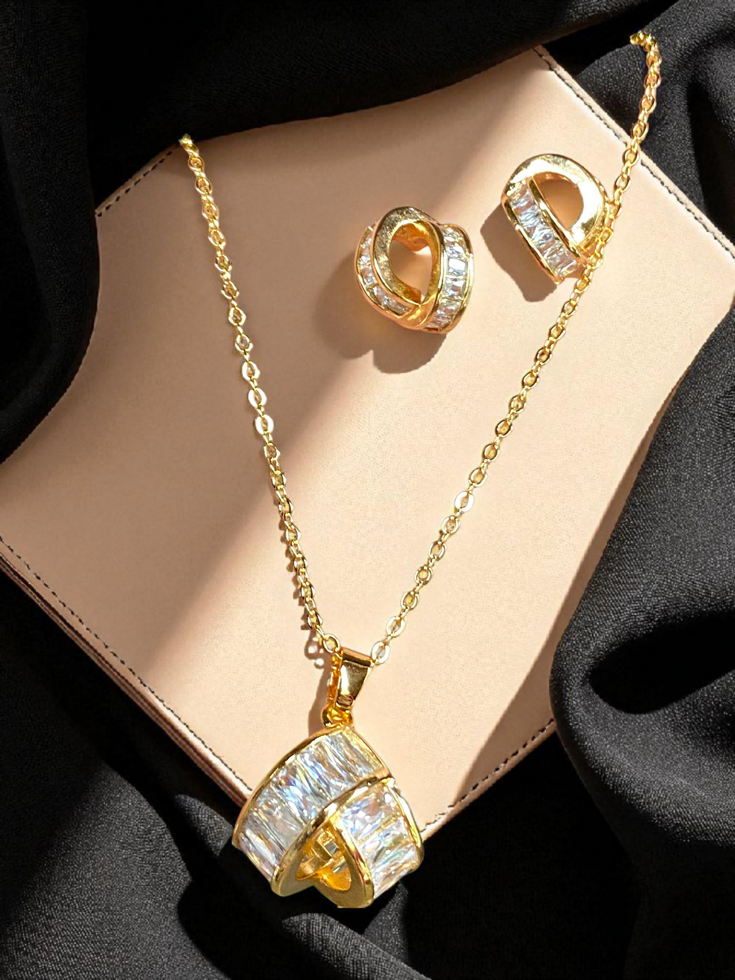 Infinity Glow Gold Set