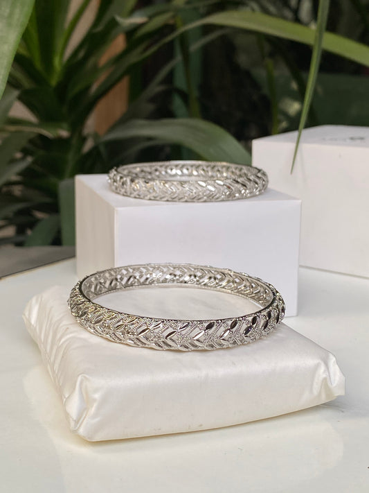 Leaf Pattern Bangle
