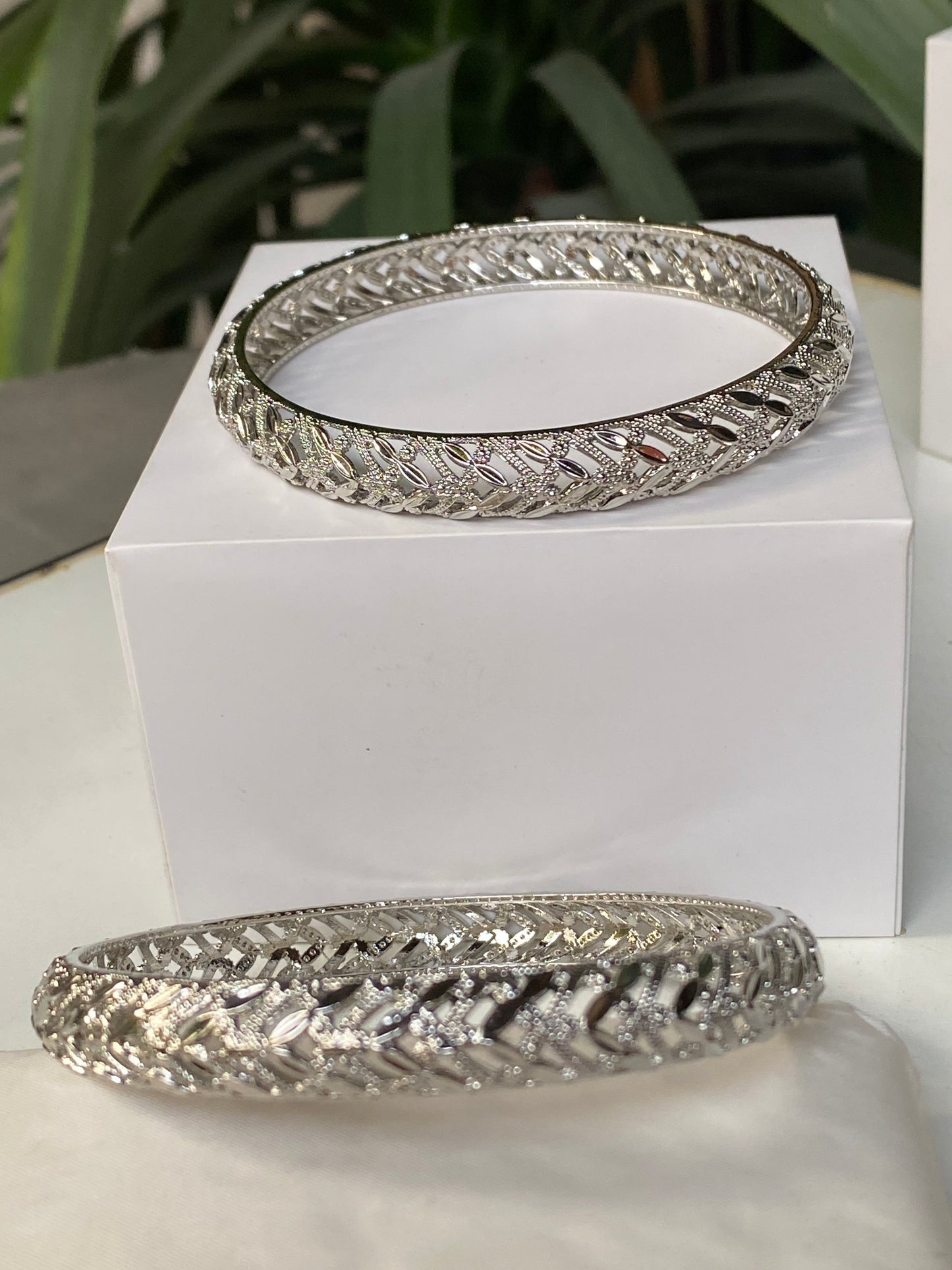 Leaf Pattern Bangle