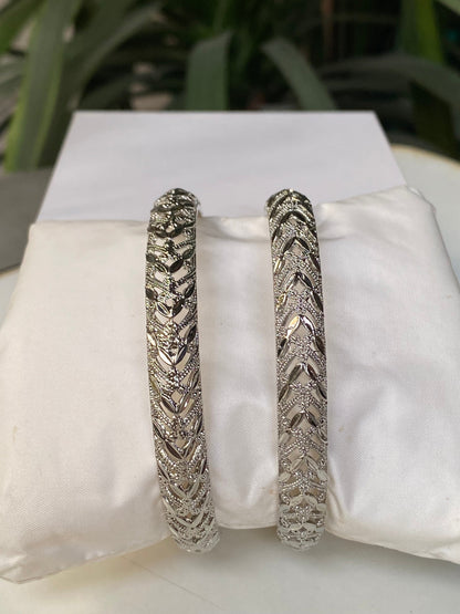 Leaf Pattern Bangle