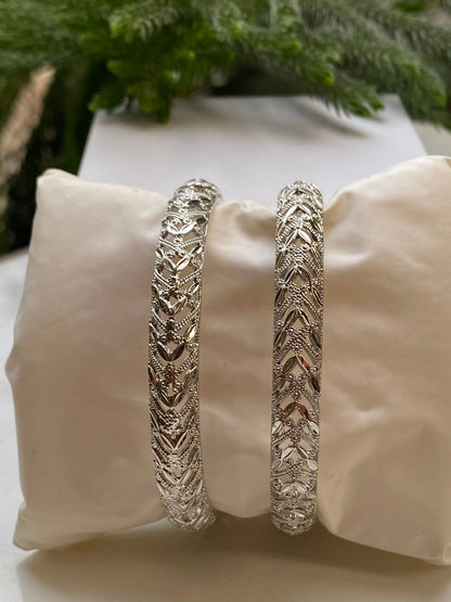 Leaf Pattern Bangle