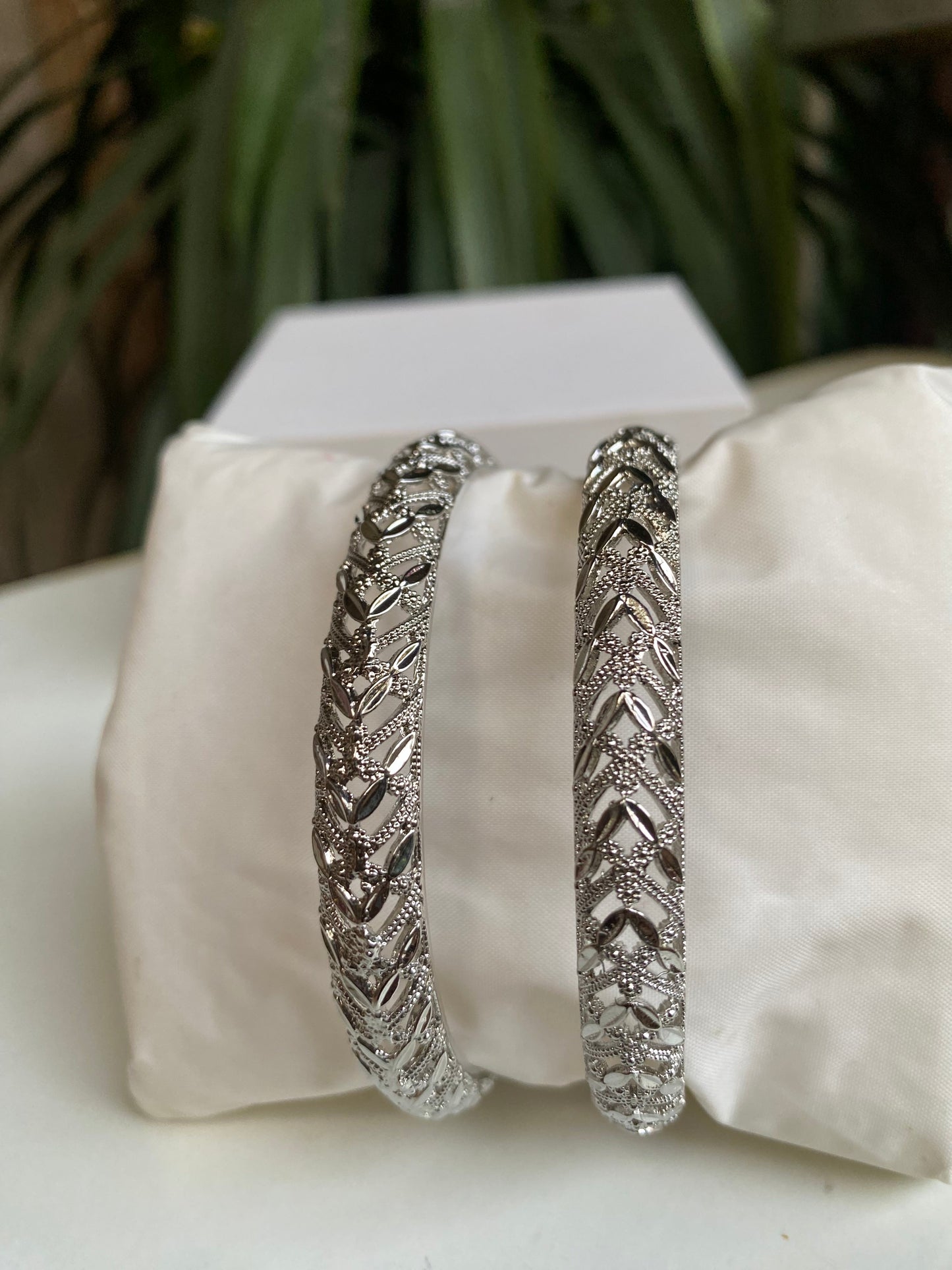 Leaf Pattern Bangle