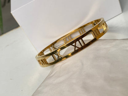 Roman Luxe Handcuff
