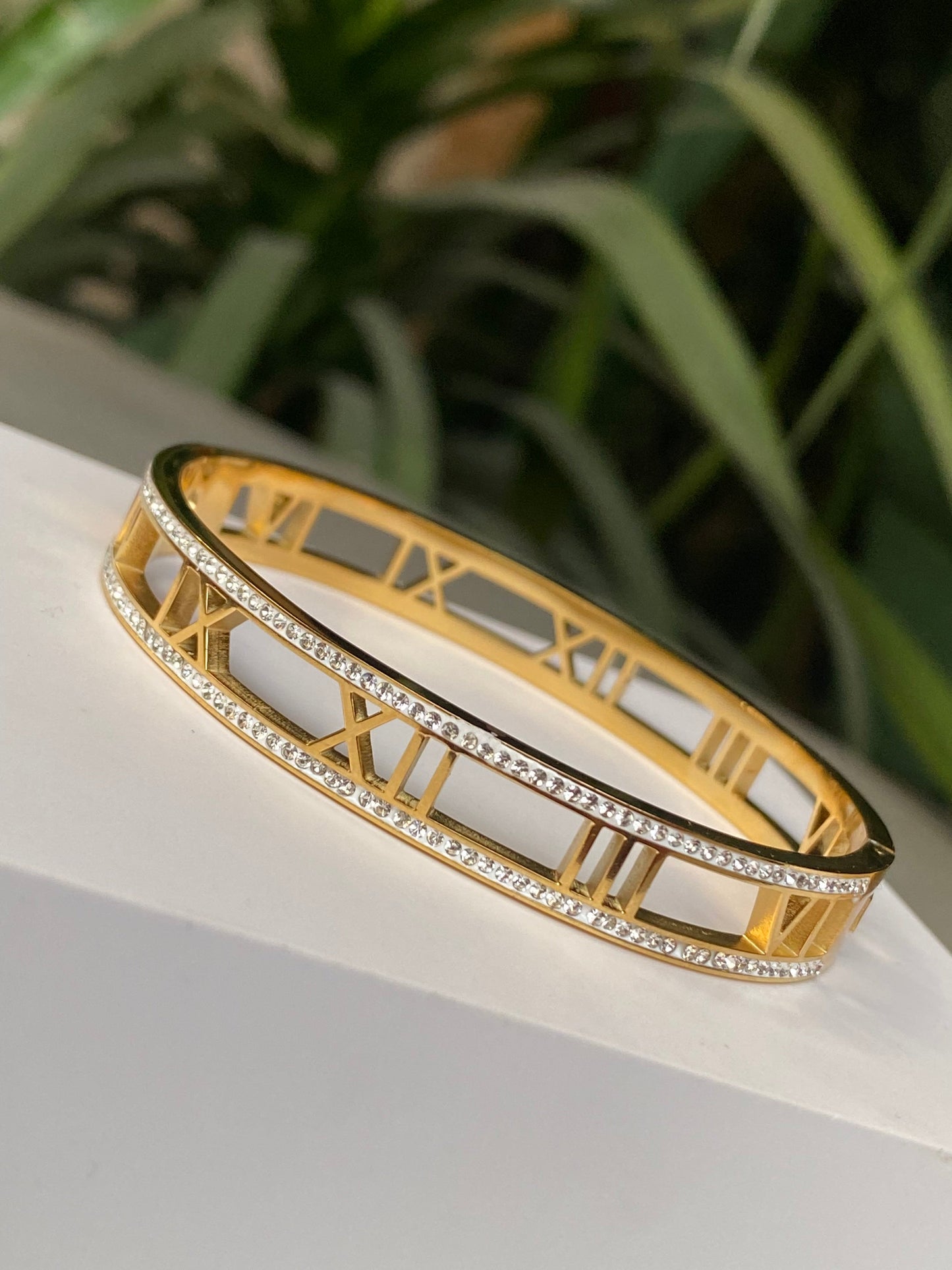 Roman Luxe Handcuff