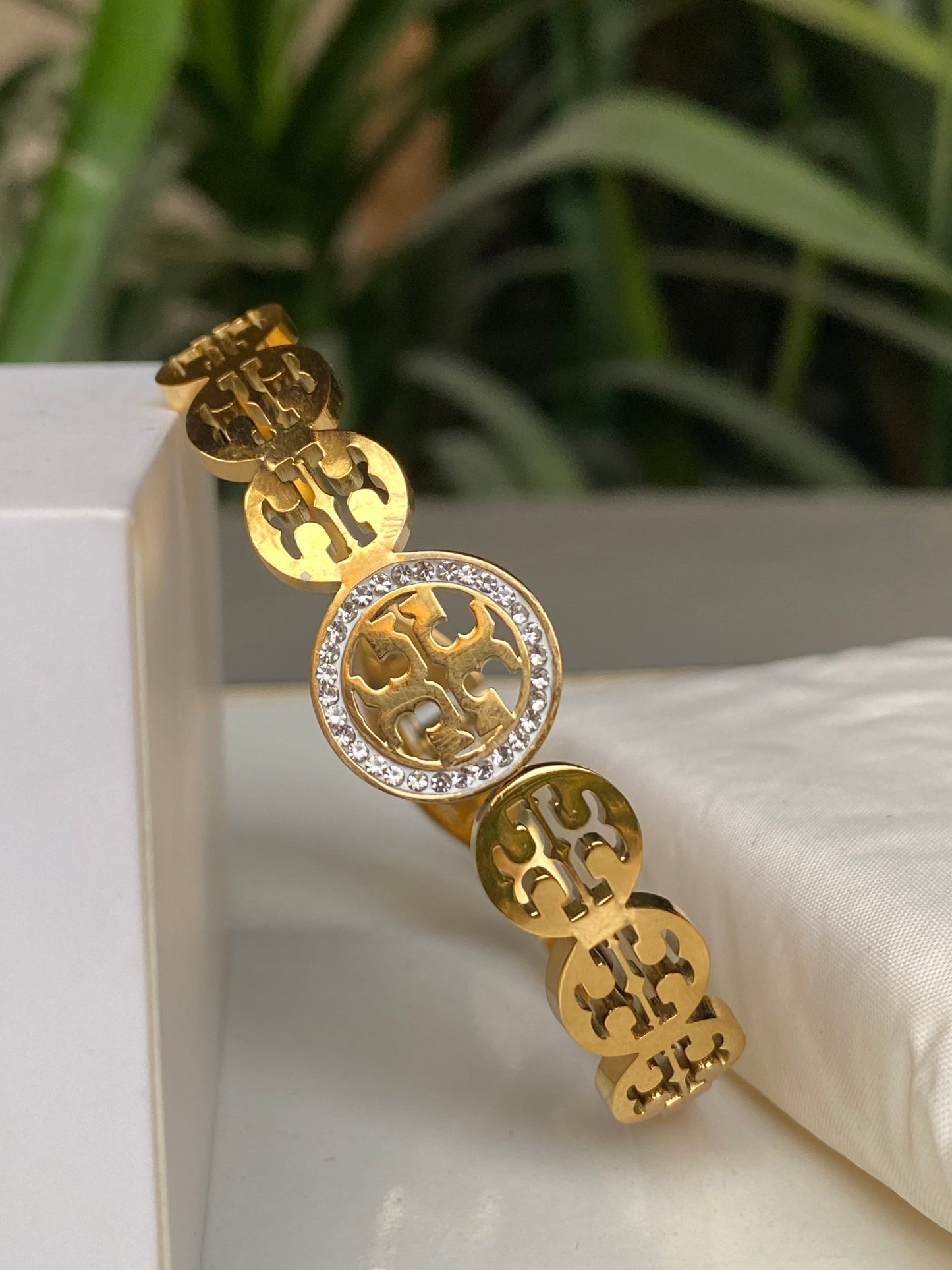 Emblem Handcuff