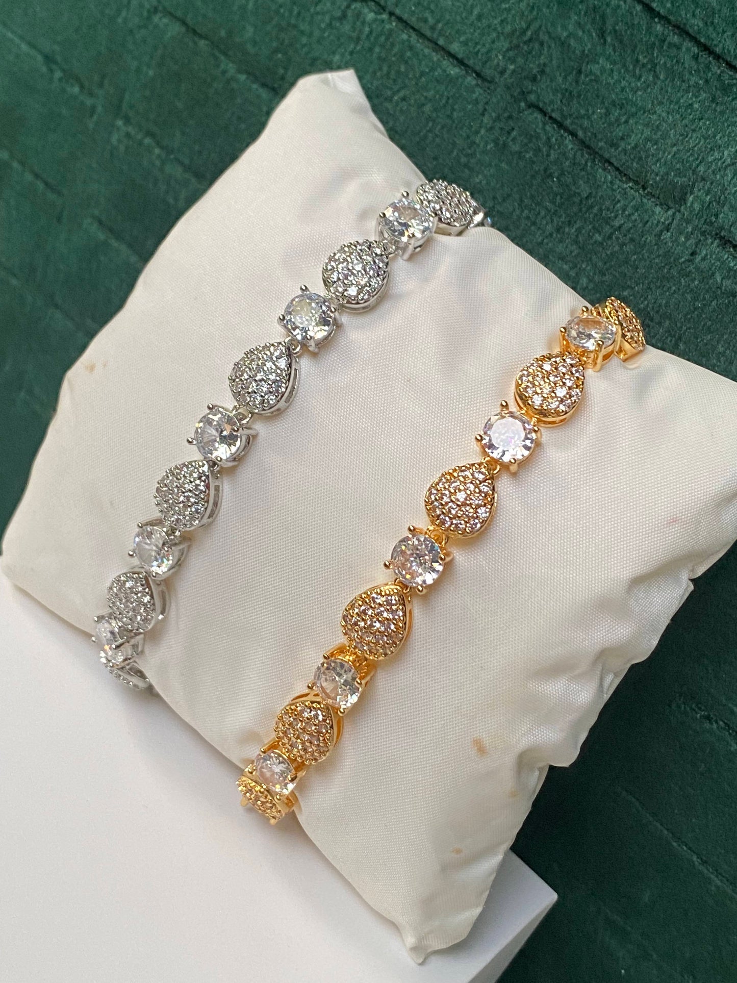 Teardrop Stone Bracelet