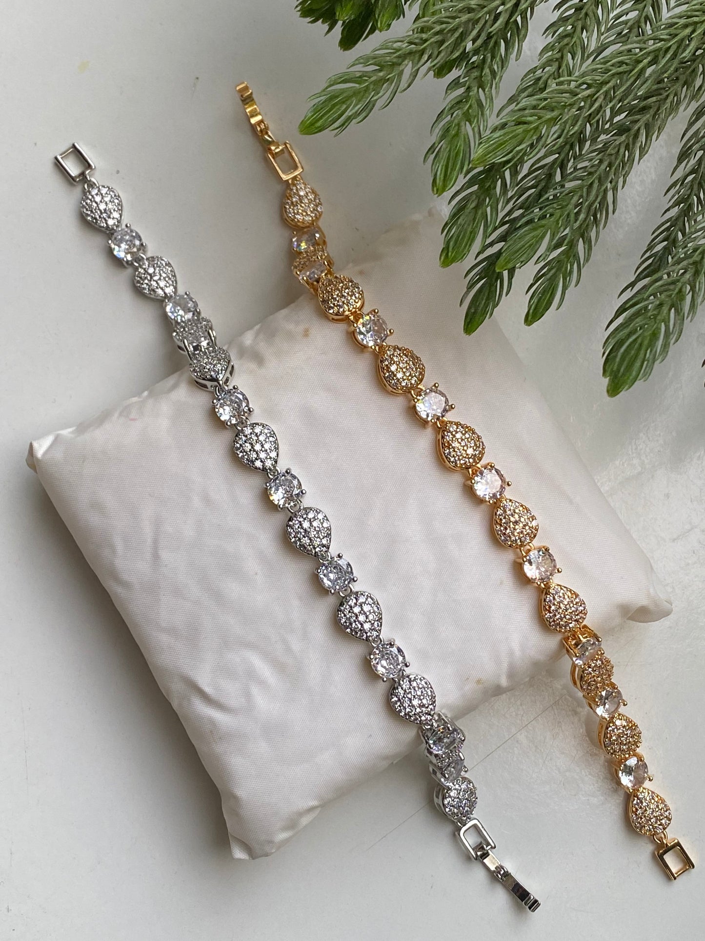 Teardrop Stone Bracelet