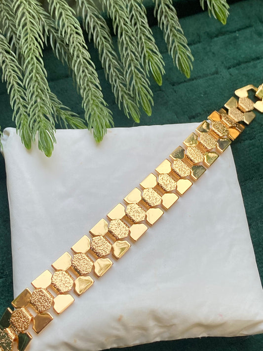 Gold Textured Link Bracelet