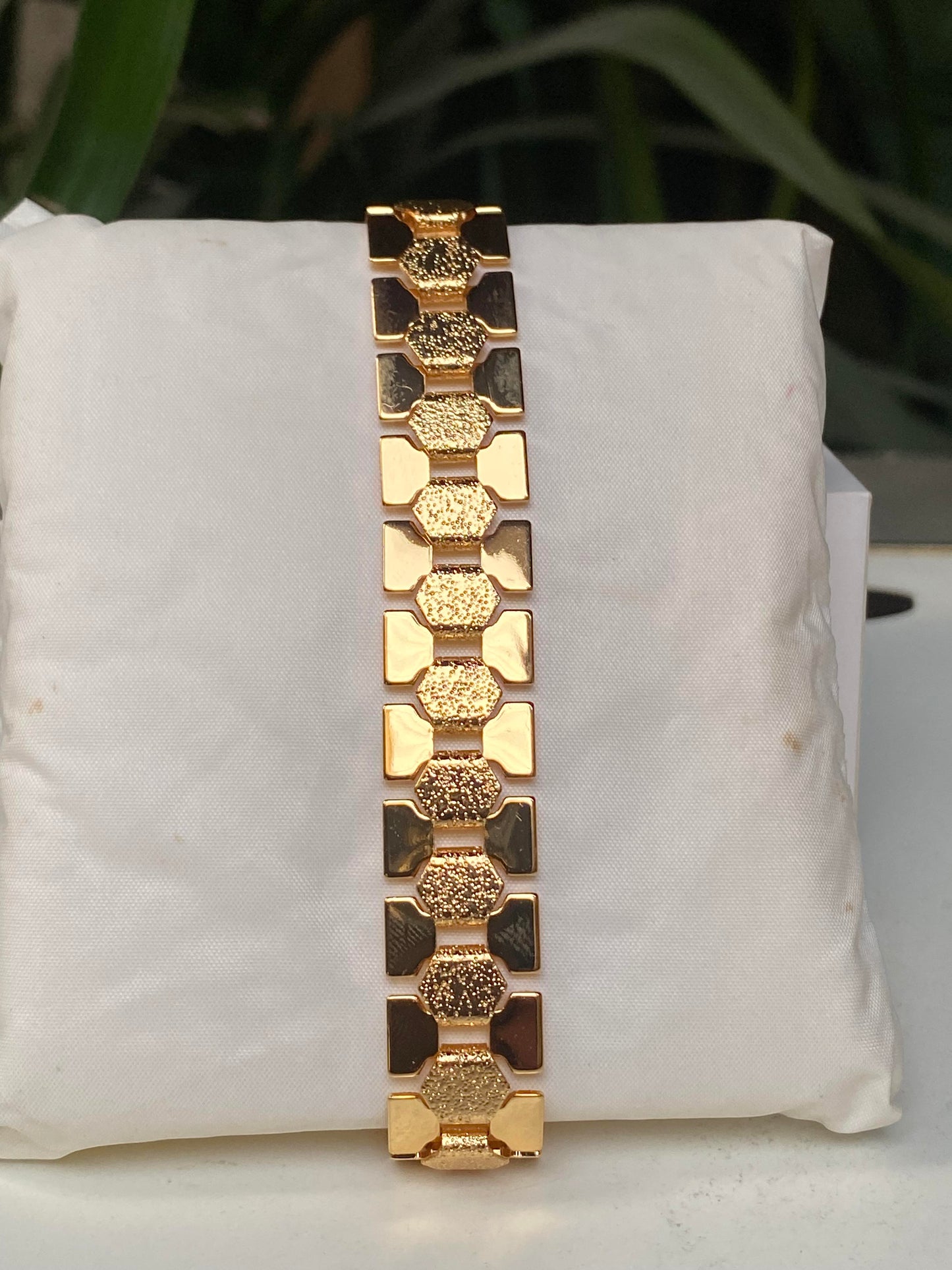 Gold Textured Link Bracelet