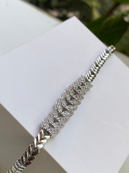 Leaf Line Crystal Bracelet
