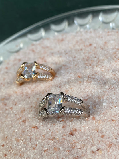 Elegant Silver Crystal Ring