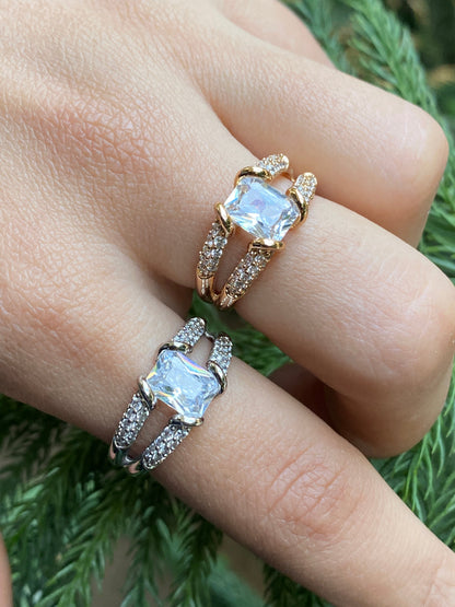 Elegant Silver Crystal Ring