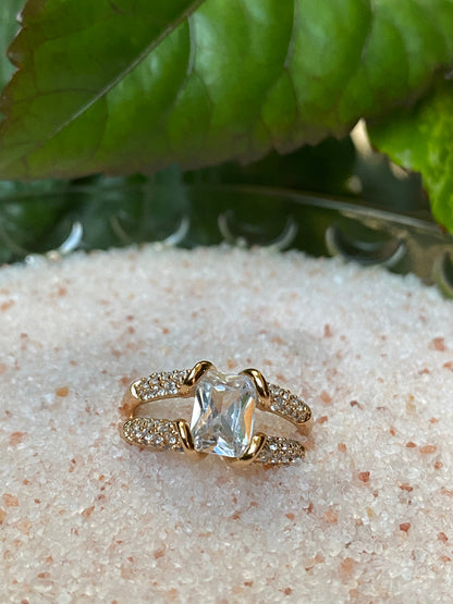 Elegant Silver Crystal Ring