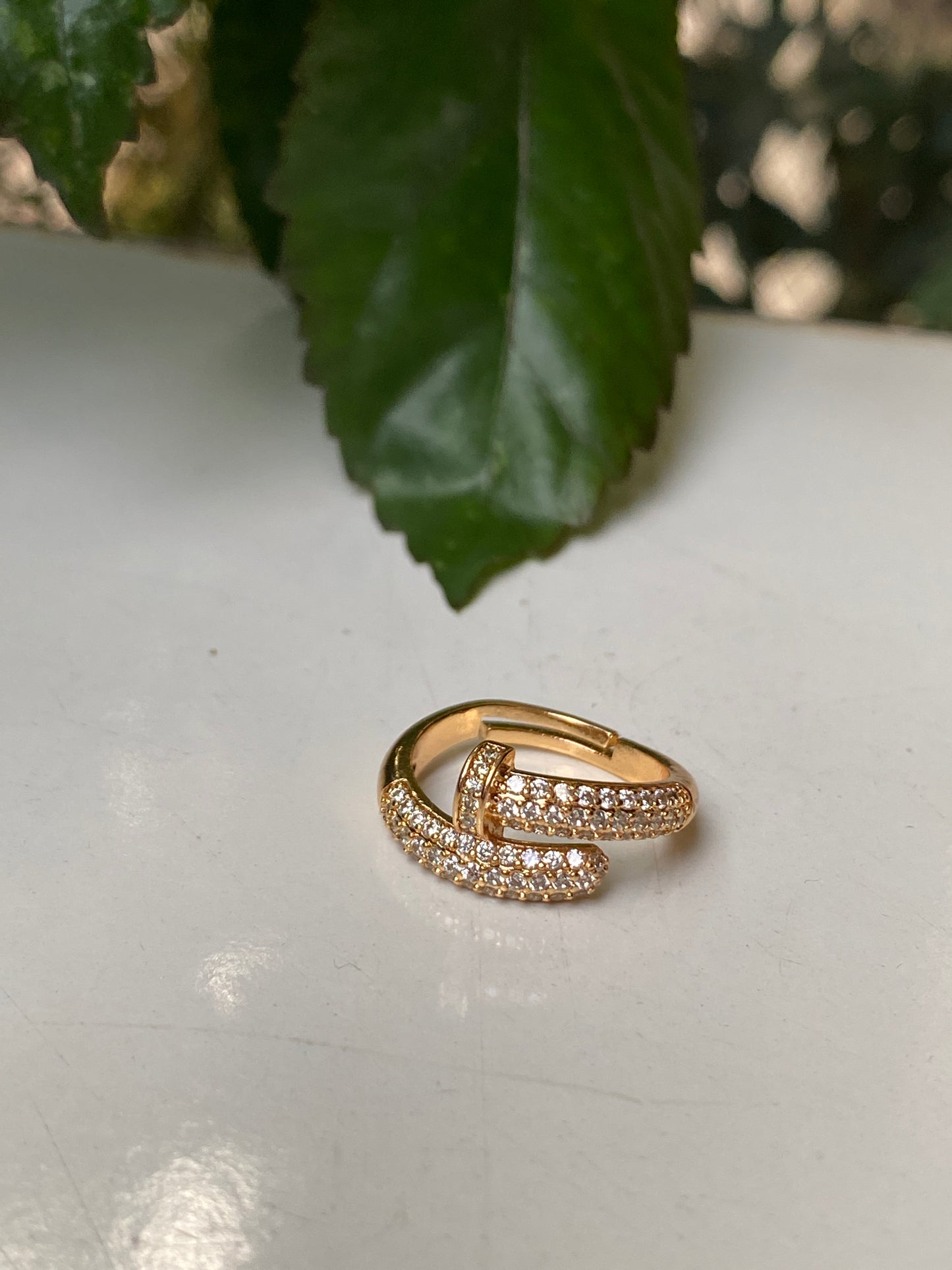 Vela Accent Ring