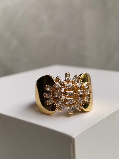 Beautiful Knot Ring