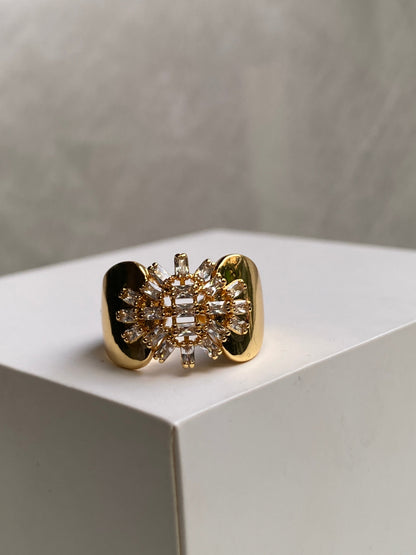 Beautiful Knot Ring