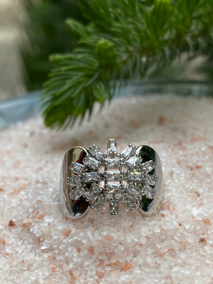 Beautiful Knot Ring