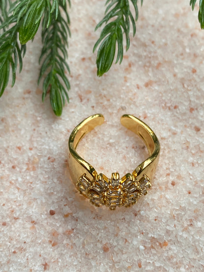 Beautiful Knot Ring