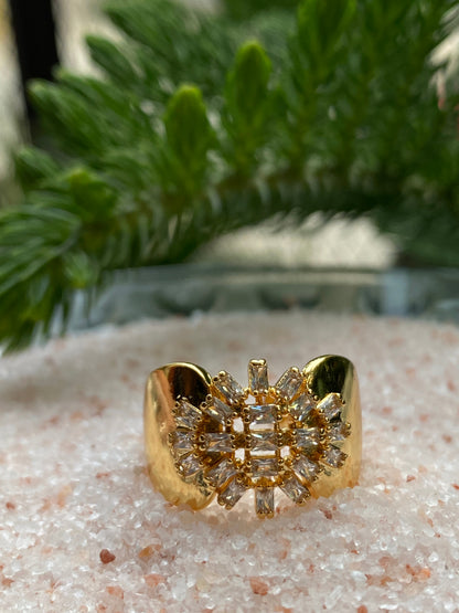 Beautiful Knot Ring