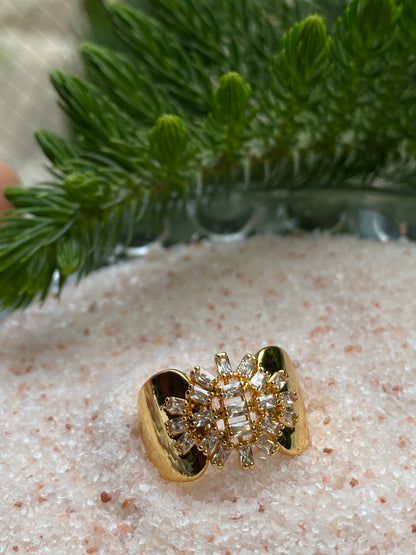 Beautiful Knot Ring