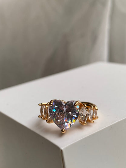Nova Heart Ring