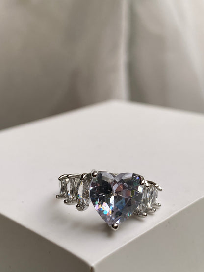 Nova Heart Ring