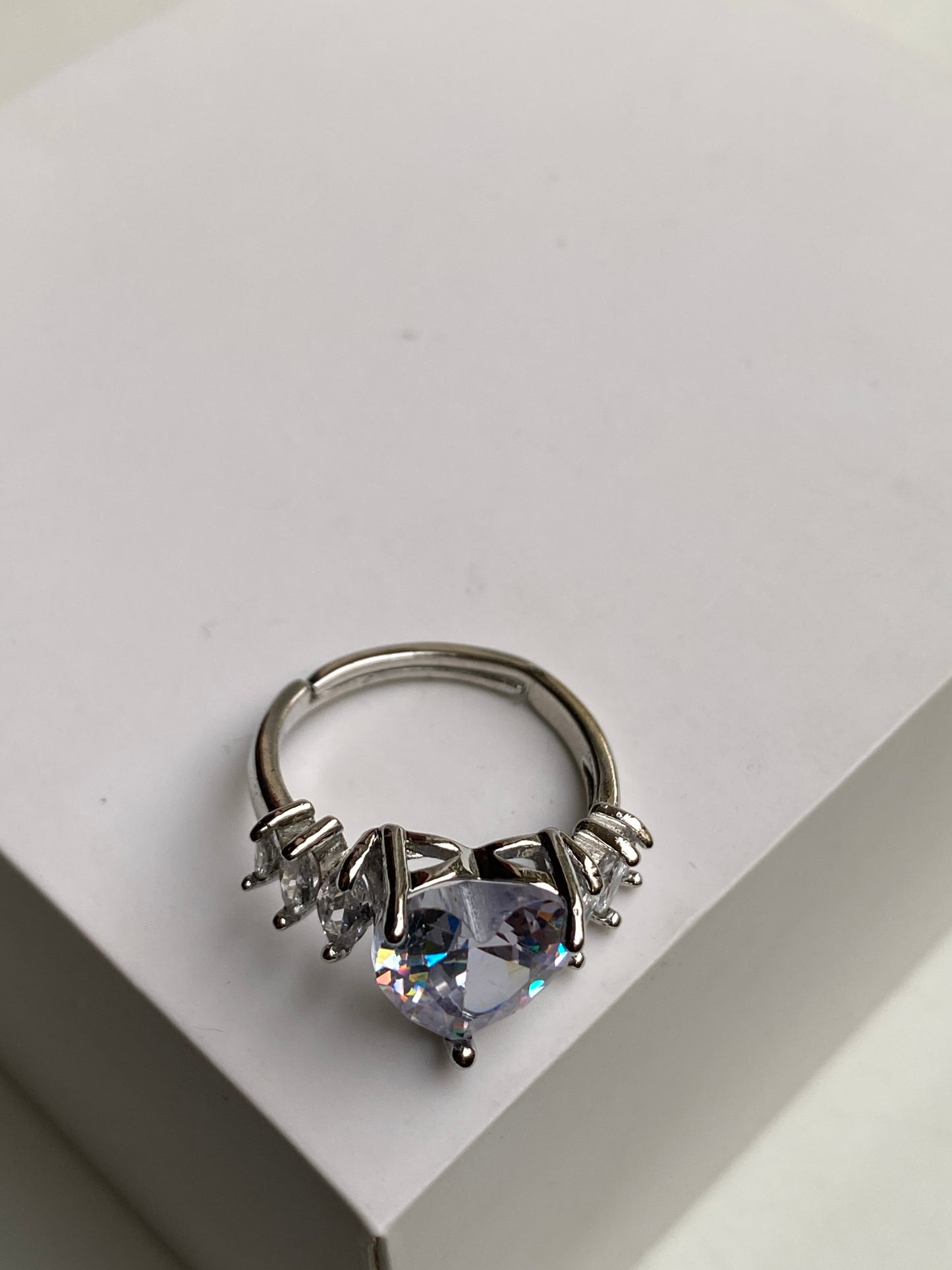Nova Heart Ring