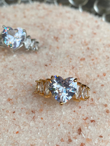 Nova Heart Ring