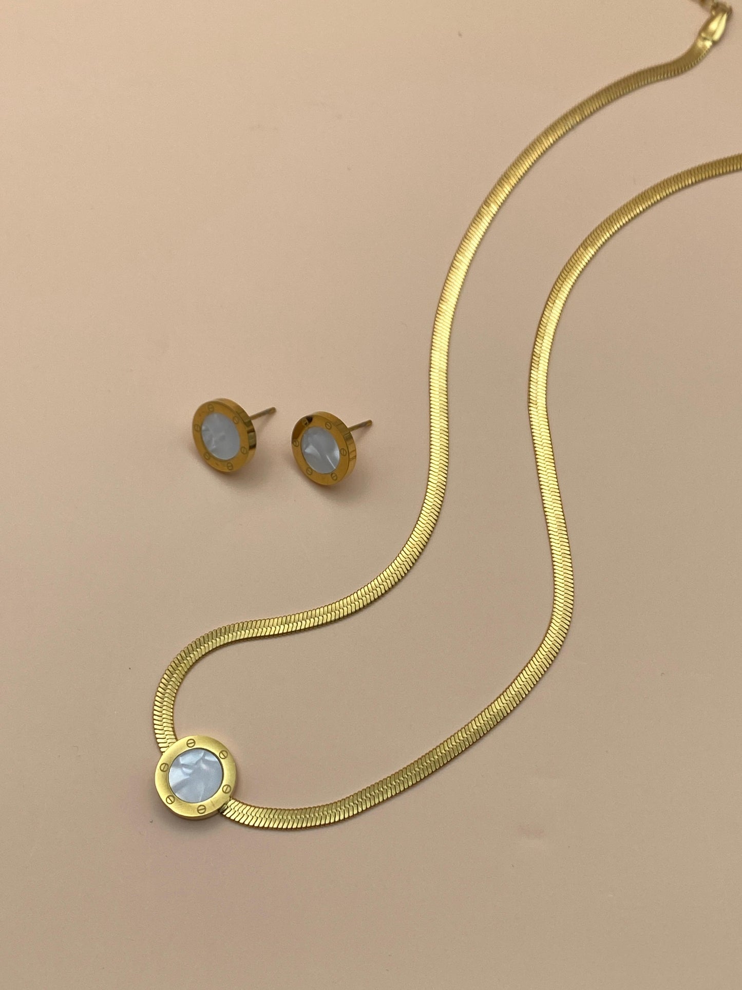 Radial Stone Pendant Set