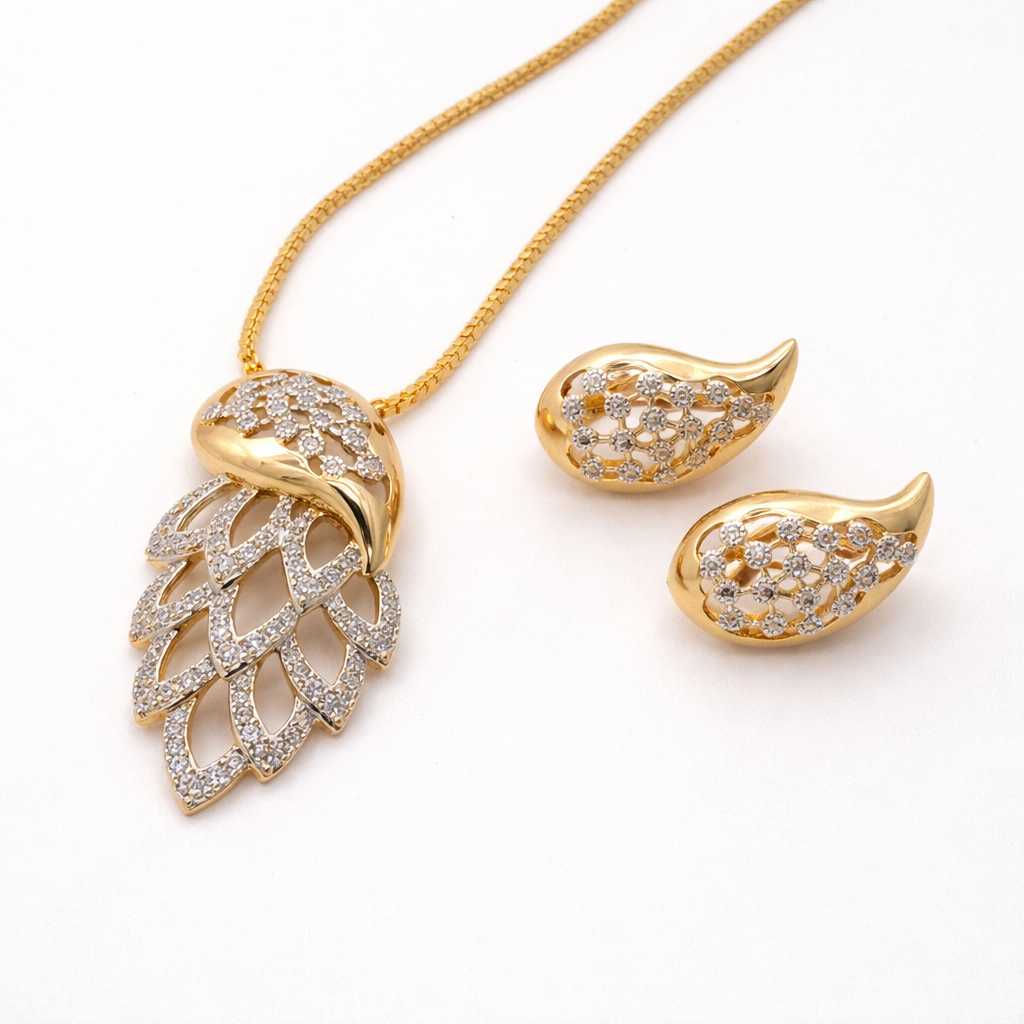 Gilded Glow Leaf Pendant