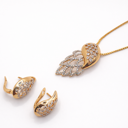 Gilded Glow Leaf Pendant